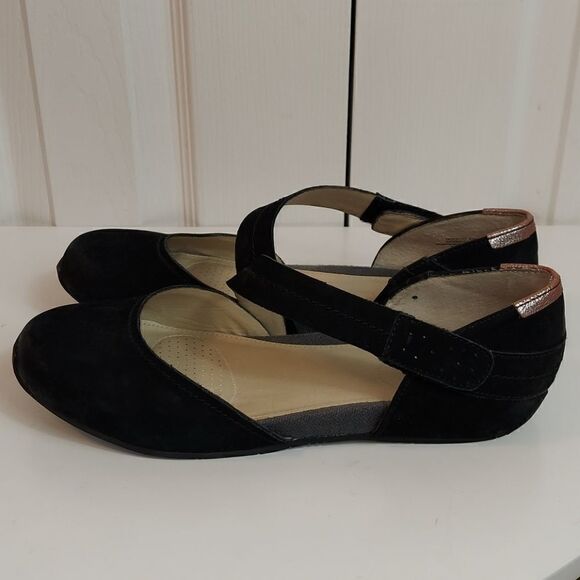 OTBT Pacific City Flat Black Nubuck MaryJane Sz 9 (8.5) - Picture 4 of 12